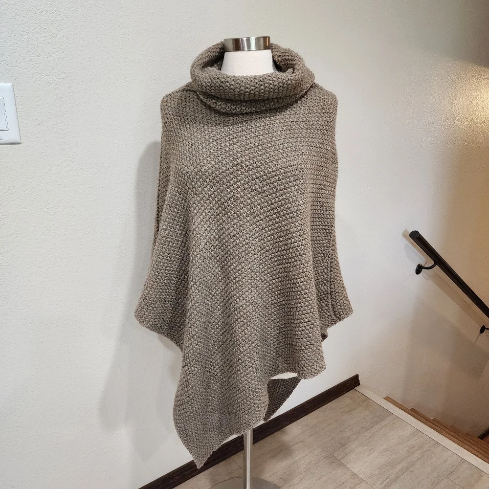Cocogio Made in Italy Wool Blend Poncho Cowl Neck Nubby Knit Neutral Tan OSFM
